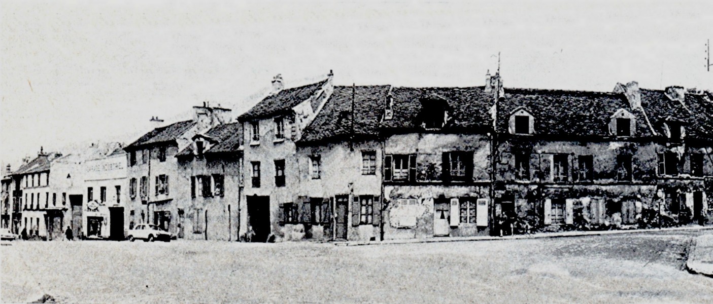 14 Maisons face glise